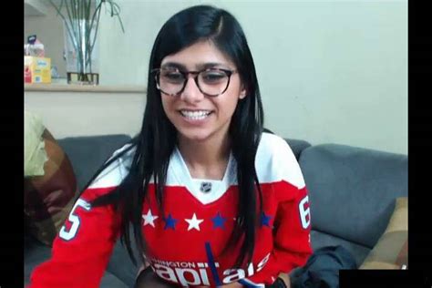 Mia Khalifa Solo Masturbation Porn Videos 